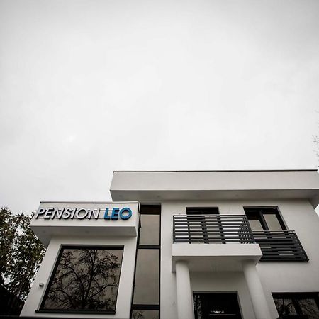 Pension Leo Берлин Екстериор снимка