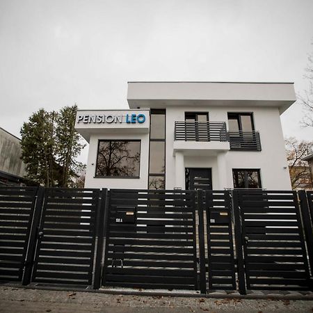 Pension Leo Берлин Екстериор снимка
